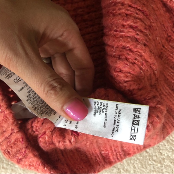 Beautiful sweater - Picture 3 of 3